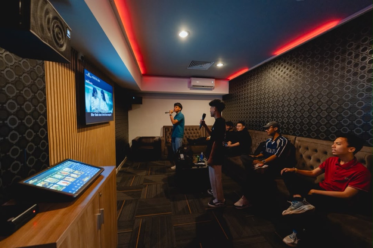 On-site karaoke rooms